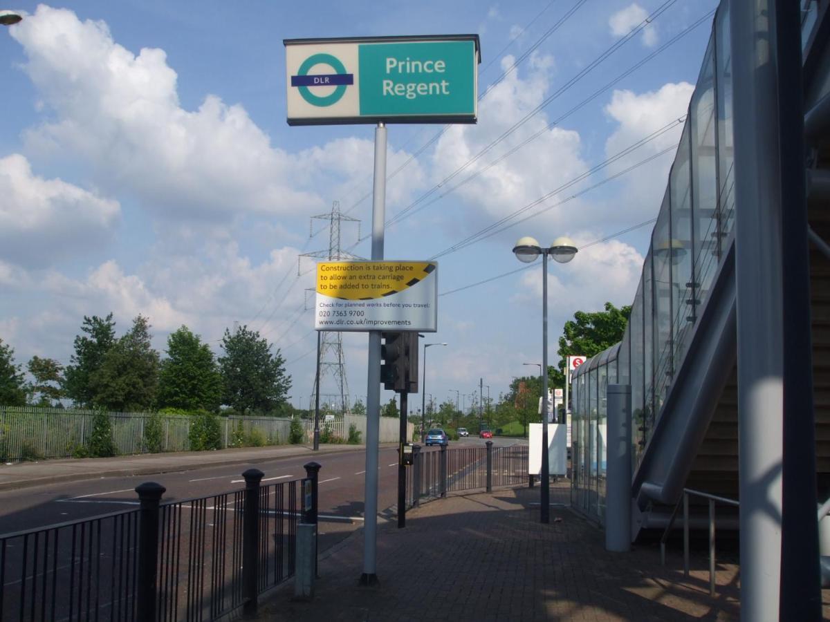 Stunning Four Bedroom House Close To Excel, O2 & Central London With Free Parking ภายนอก รูปภาพ