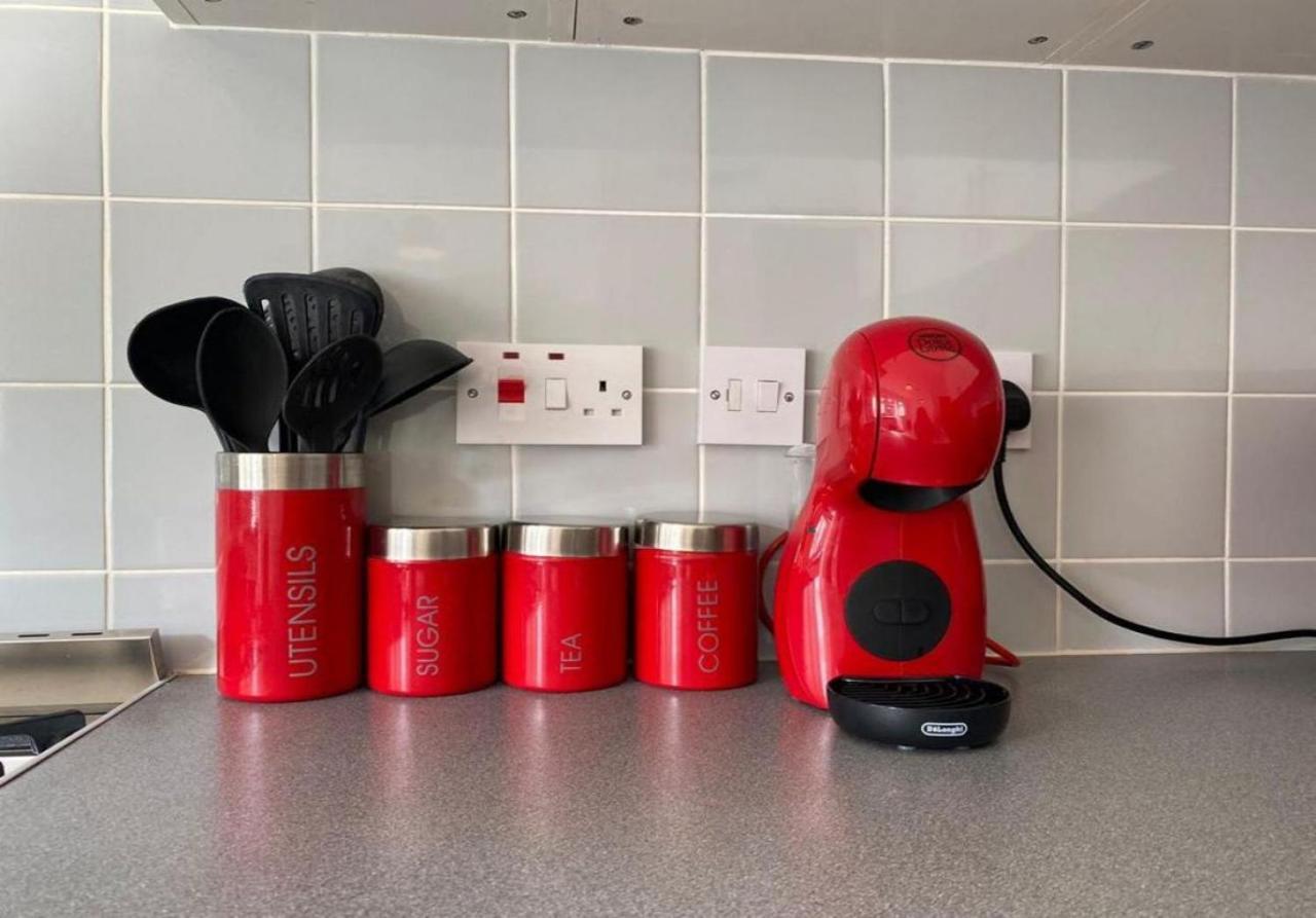 Stunning Four Bedroom House Close To Excel, O2 & Central London With Free Parking ภายนอก รูปภาพ