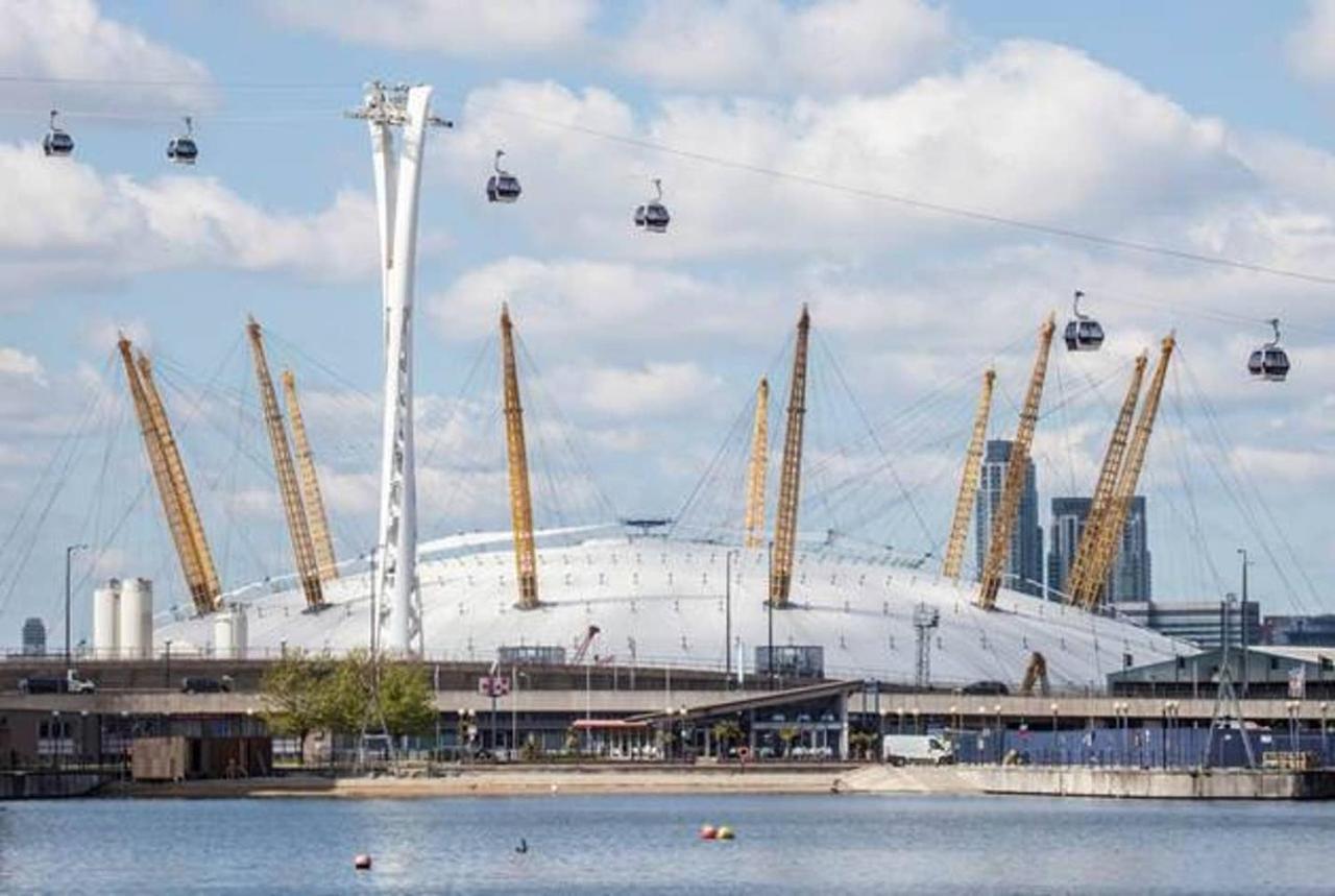 Stunning Four Bedroom House Close To Excel, O2 & Central London With Free Parking ภายนอก รูปภาพ