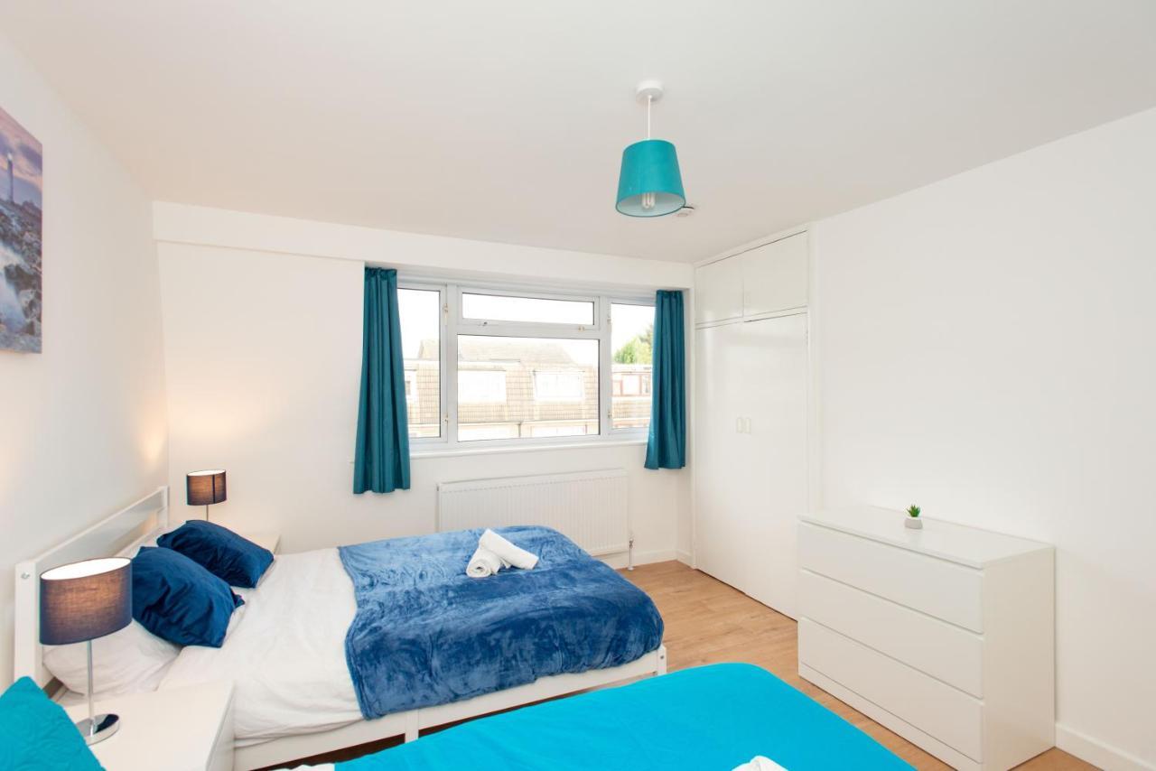 Stunning Four Bedroom House Close To Excel, O2 & Central London With Free Parking ภายนอก รูปภาพ