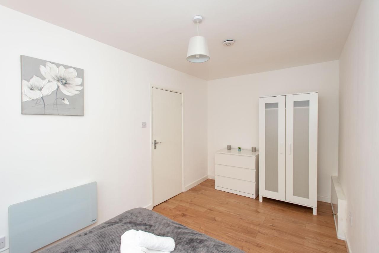Stunning Four Bedroom House Close To Excel, O2 & Central London With Free Parking ภายนอก รูปภาพ