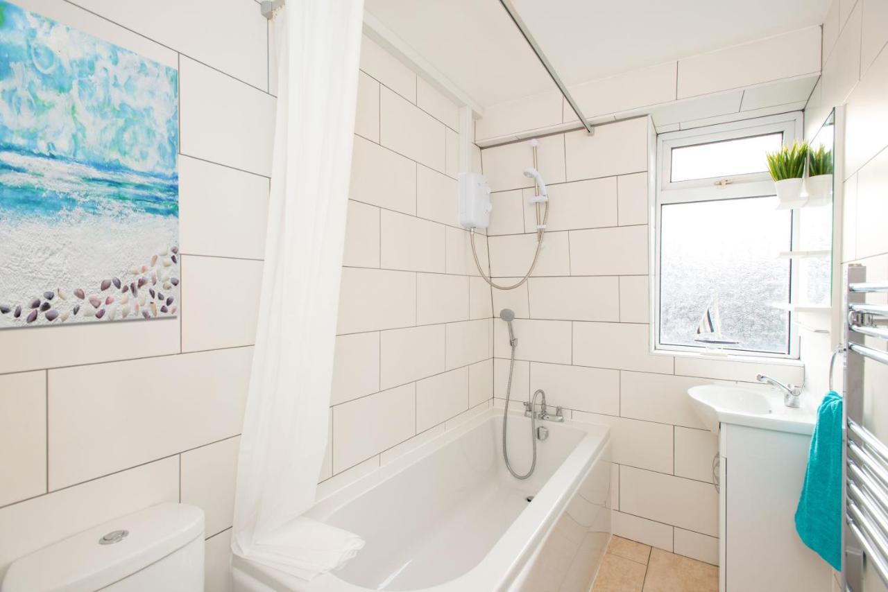 Stunning Four Bedroom House Close To Excel, O2 & Central London With Free Parking ภายนอก รูปภาพ